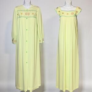 Vintage 1960s Lorraine Nylon Nightgown & Robe Set Green Embroidered Cottagecore